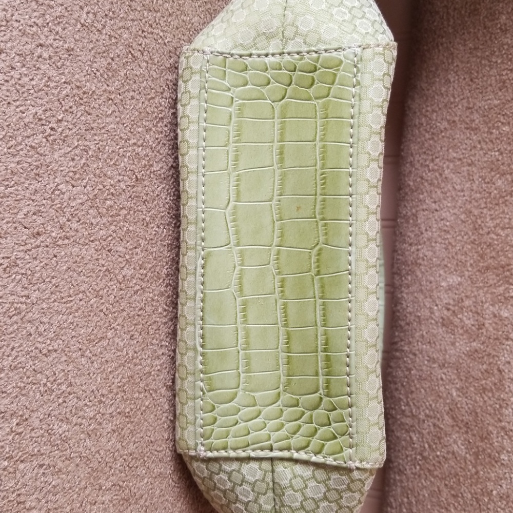 Nine West mini purse.  Green - Picture 7 of 7